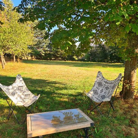 Room Lover Les Chaizes Saint-Romain-Lachalm Exterior foto